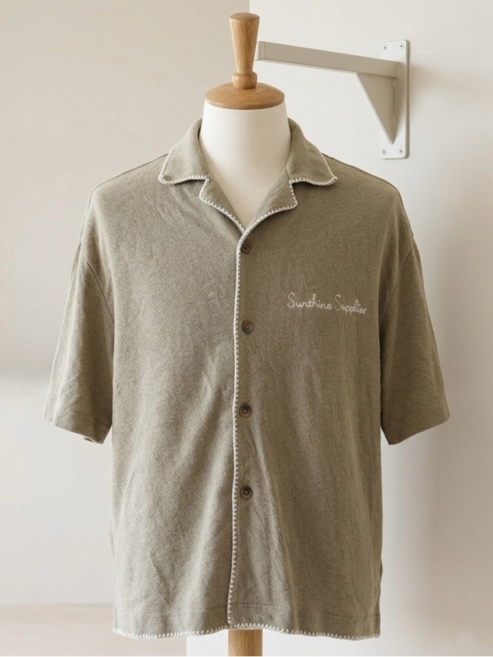 Zara Men’s Sunshine Supplies Embroidered Knit Button Up Shirt Olive Green